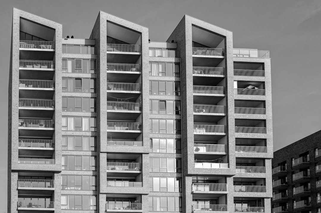Apartemen dan Manajemen Gedung